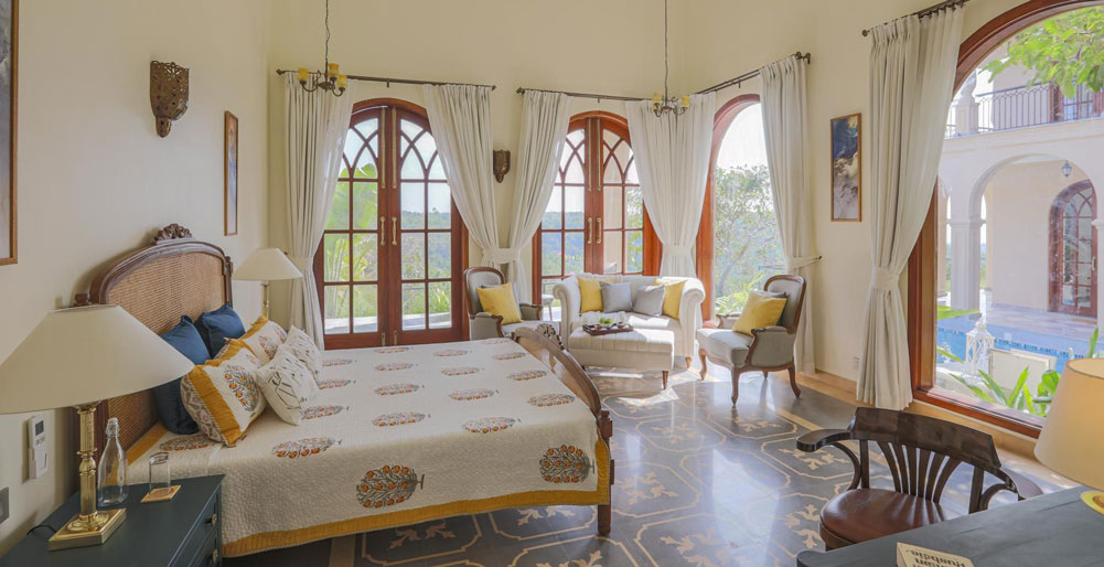 Sacri Borod 8 - Bedroom 4 and pool access